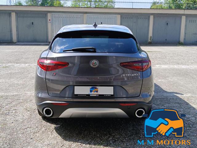 ALFA ROMEO Stelvio usata, con Autoradio