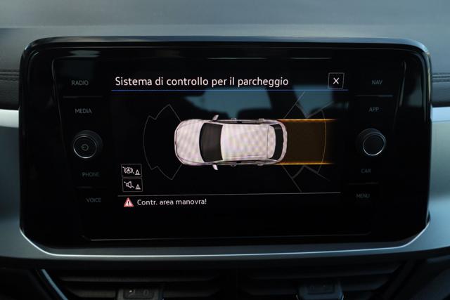 VOLKSWAGEN T-Roc usata, con USB