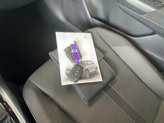 VOLKSWAGEN T-Roc usata, con Sedile posteriore sdoppiato