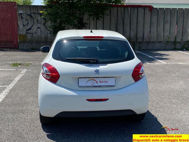 PEUGEOT 208 usata, con Autoradio