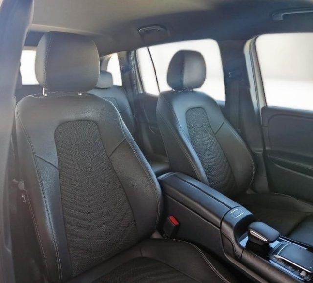 MERCEDES-BENZ GLB 180 usata, con Chiusura centralizzata
