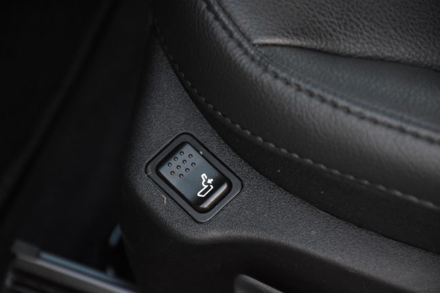 JEEP Compass usata, con Sedile posteriore sdoppiato