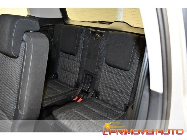 VOLKSWAGEN Touran usata, con Autoradio
