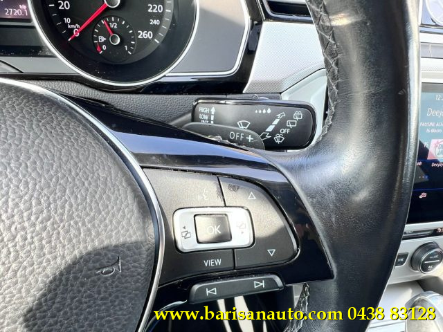 VOLKSWAGEN Passat Variant usata, con Sedile posteriore sdoppiato