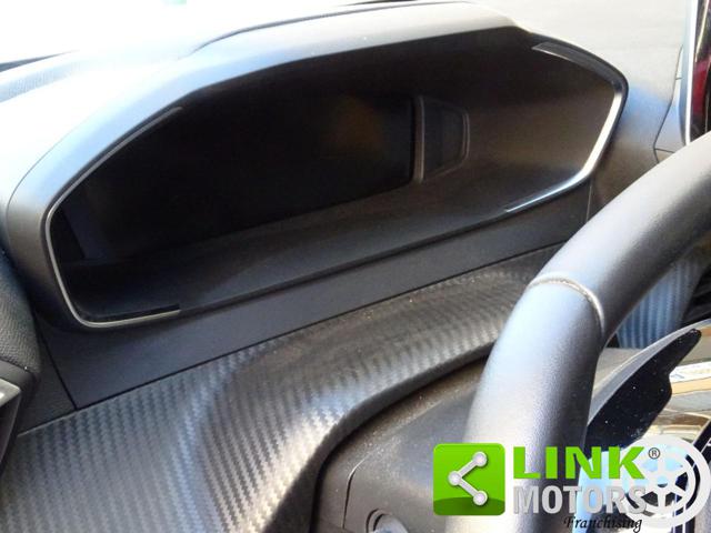 PEUGEOT 2008 usata, con Sedile posteriore sdoppiato