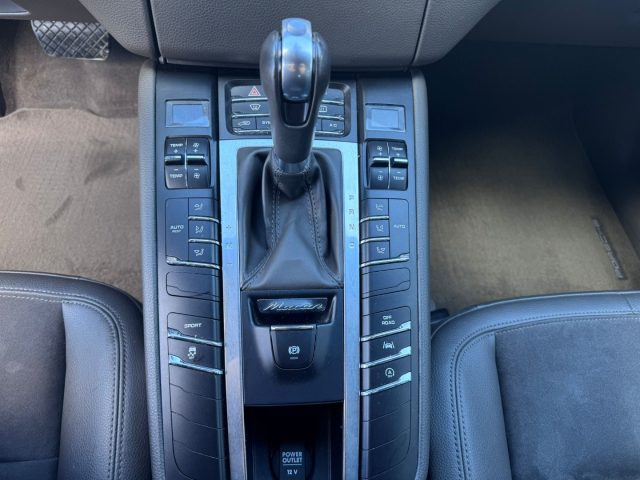 PORSCHE Macan usata, con Controllo trazione