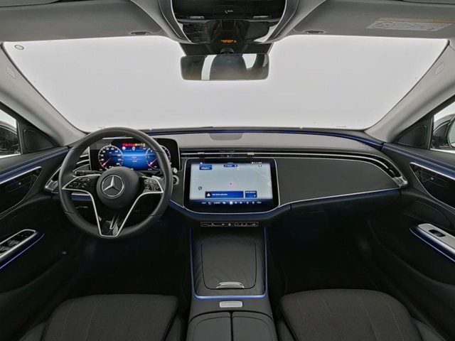 MERCEDES-BENZ E 220 usata, con Cerchi in lega