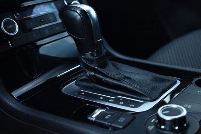 VOLKSWAGEN Touareg usata, con Controllo automatico clima