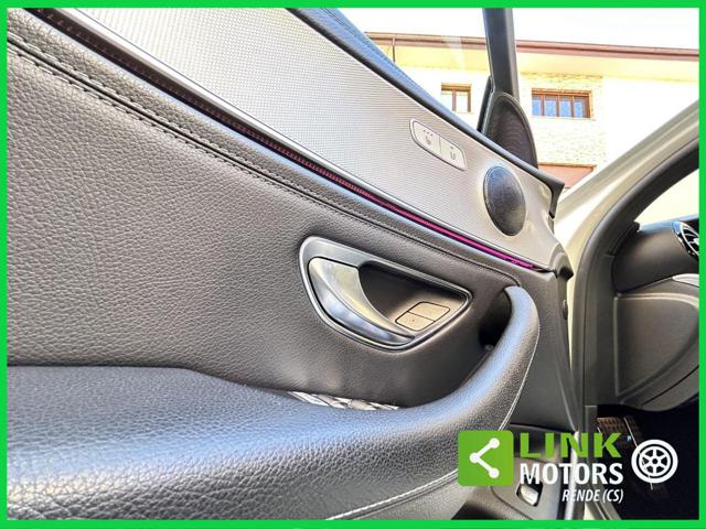 MERCEDES-BENZ E 220 usata, con Autoradio digitale