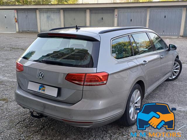 VOLKSWAGEN Passat Variant usata, con Alzacristalli elettrici
