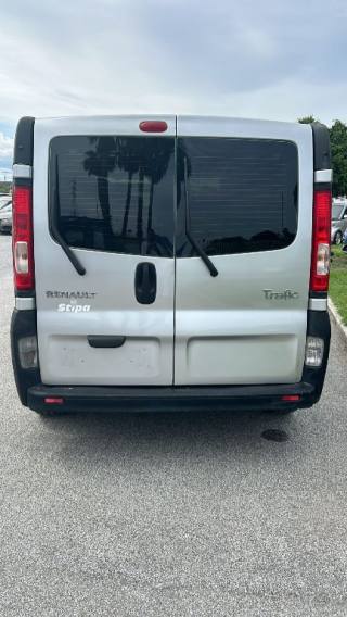 RENAULT Trafic usata, con Autoradio