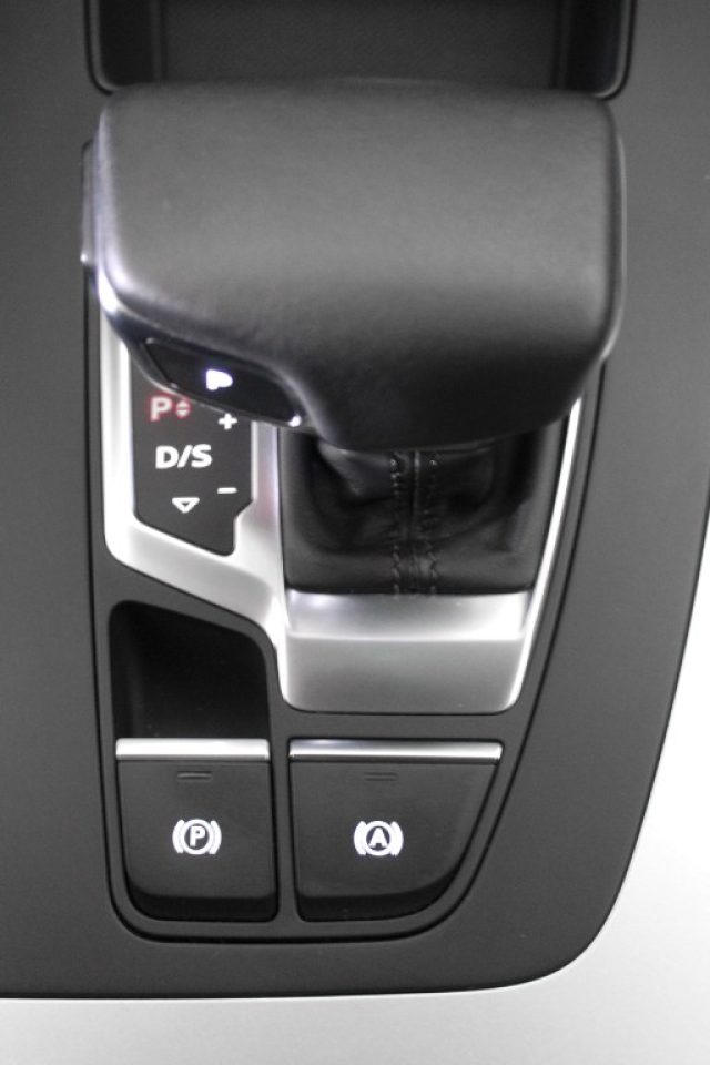 AUDI Q5 usata, con Autoradio