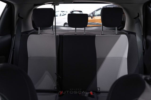 TOYOTA Yaris usata, con Volante multifunzione