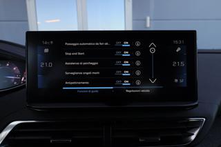 PEUGEOT 5008 usata, con Telecamera per parcheggio assistito
