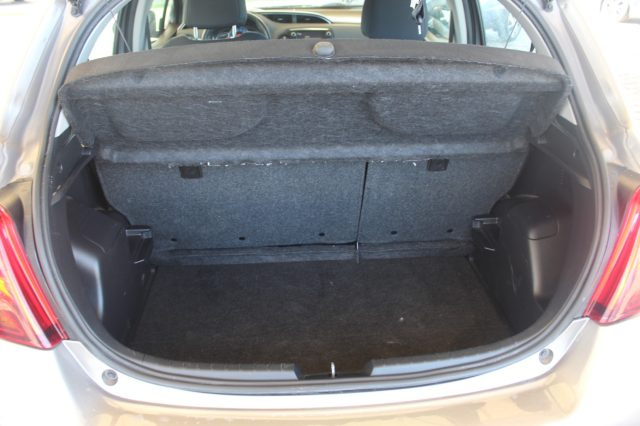 TOYOTA Yaris usata 7
