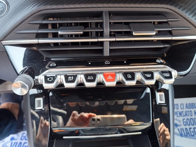 PEUGEOT 2008 usata, con Volante multifunzione