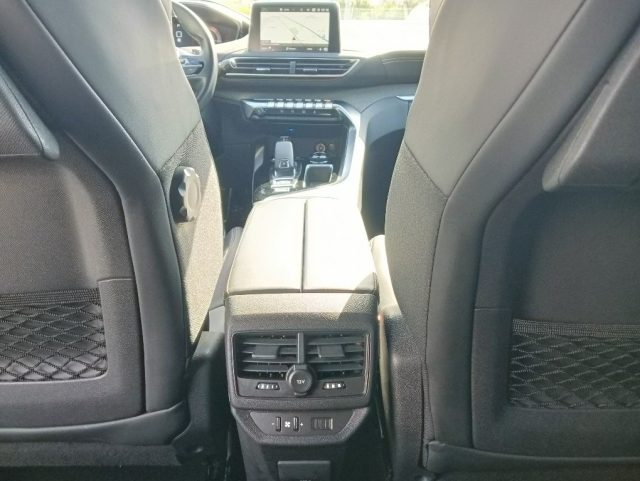 PEUGEOT 5008 usata, con Sistema di navigazione