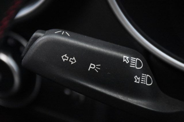 ALFA ROMEO Stelvio usata, con Autoradio digitale