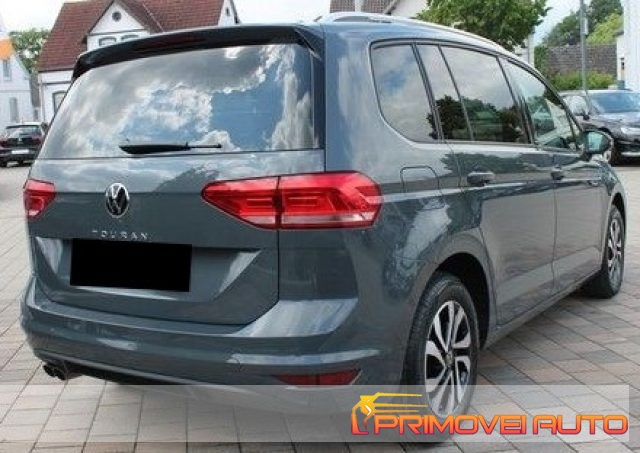 VOLKSWAGEN Touran usata, con Frenata d