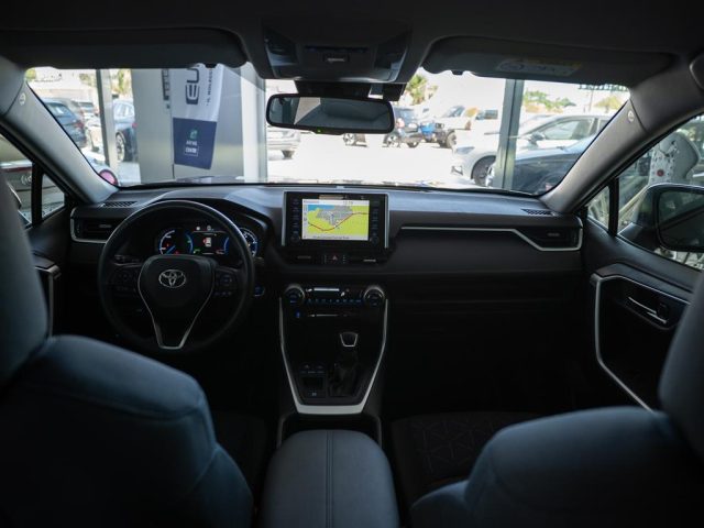 TOYOTA RAV 4 usata, con Autoradio digitale