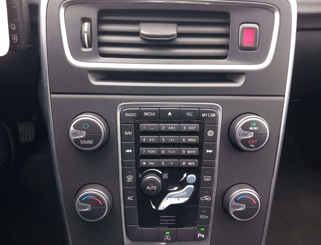 VOLVO V60 usata, con Park Distance Control