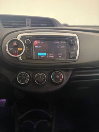 TOYOTA Yaris usata 16
