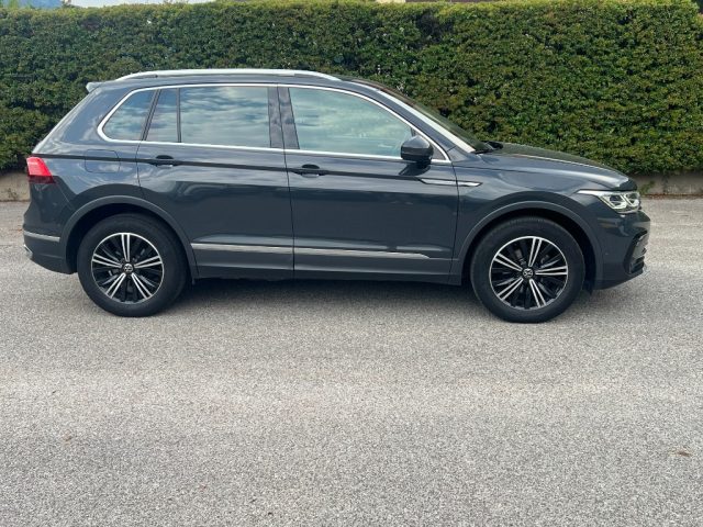 VOLKSWAGEN Tiguan usata, con Airbag laterali