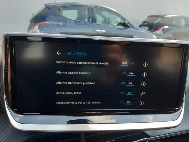 PEUGEOT 208 usata, con ESP
