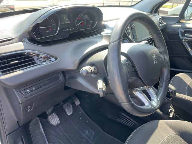 PEUGEOT 208 usata, con Specchietti laterali elettrici