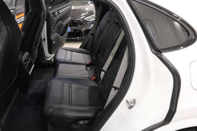 PORSCHE Cayenne usata, con Autoradio digitale