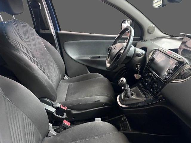 LANCIA Ypsilon usata, con Airbag