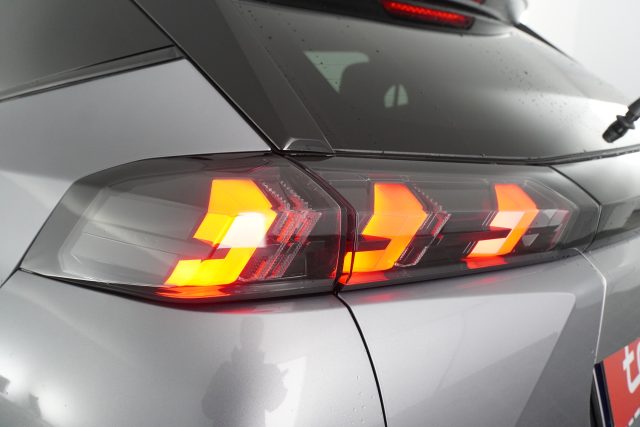 PEUGEOT 2008 usata 15