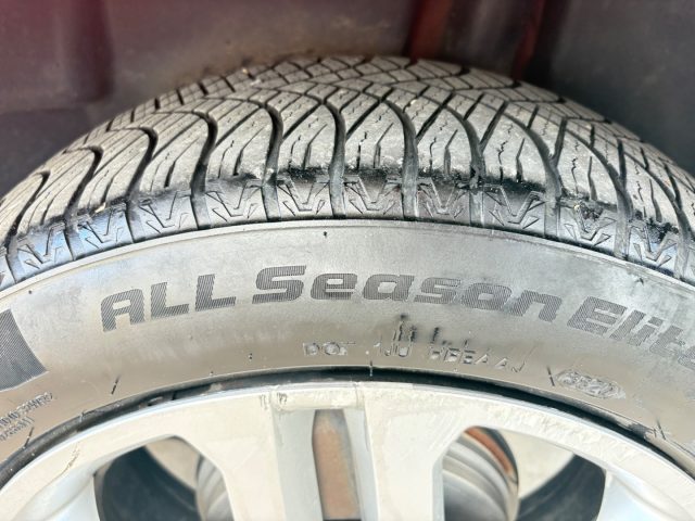 RENAULT Clio usata, con Volante in pelle