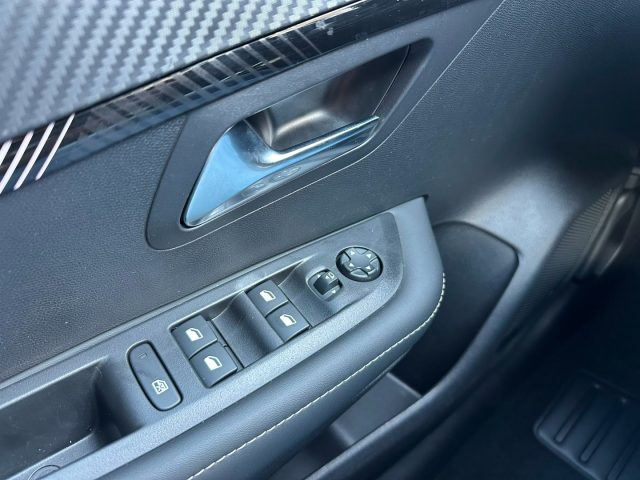 PEUGEOT 208 usata, con Touch screen