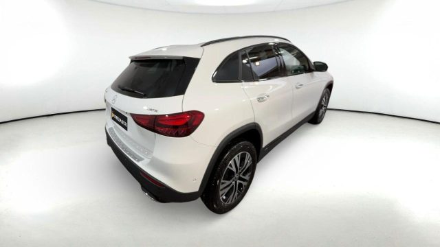 MERCEDES-BENZ GLA 200 usata, con Airbag