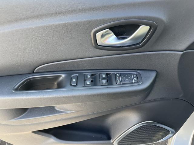 RENAULT Captur usata, con Autoradio