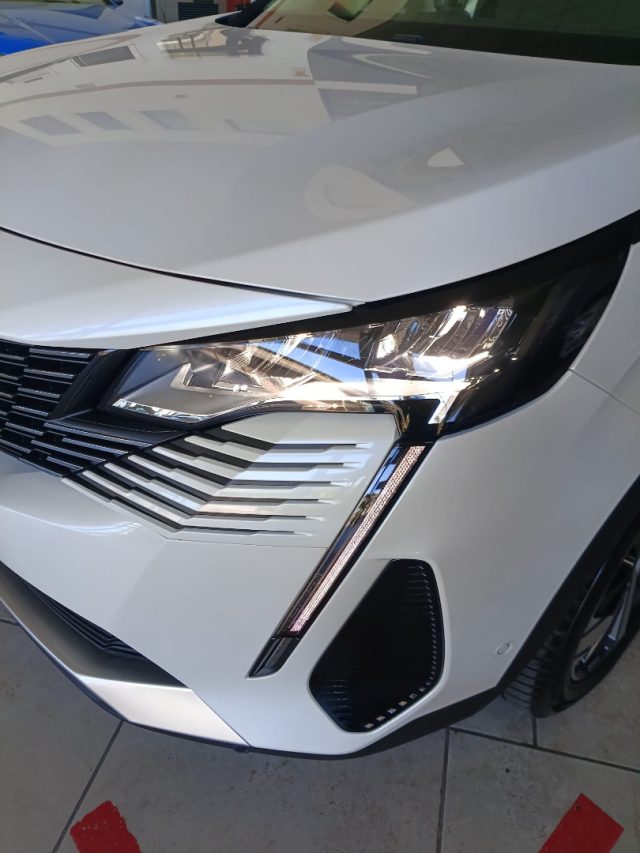 PEUGEOT 3008 usata, con Fari LED