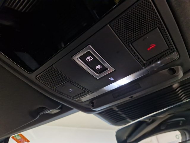 LAND ROVER Discovery Sport usata, con Portellone posteriore elettrico