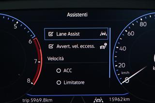 VOLKSWAGEN T-Roc usata, con Autoradio