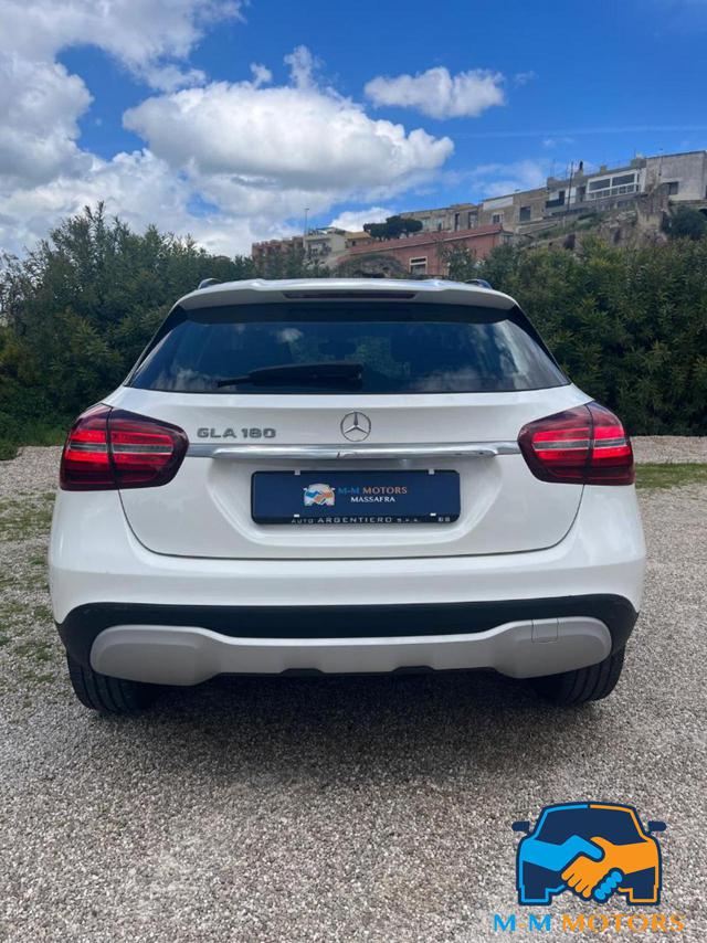 MERCEDES-BENZ GLA 180 usata, con Climatizzatore