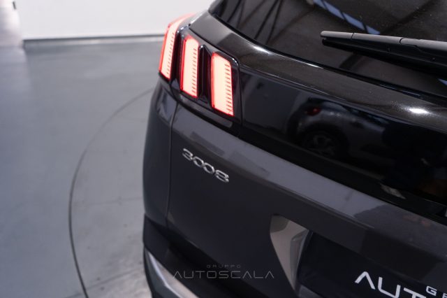PEUGEOT 3008 usata, con Telecamera per parcheggio assistito