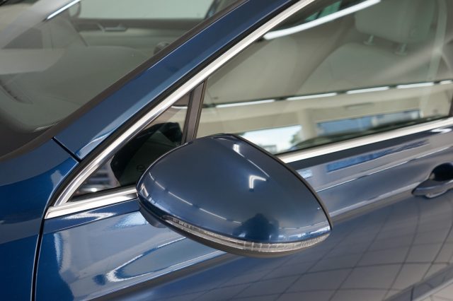VOLKSWAGEN Passat Variant usata, con Controllo elettronico della corsia