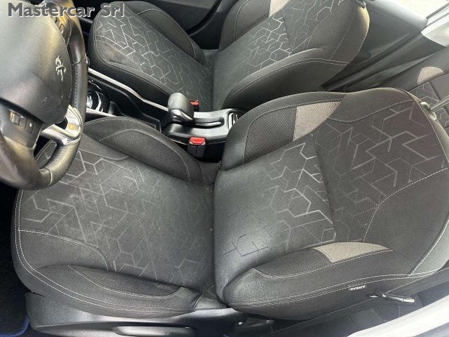 PEUGEOT 2008 usata, con Climatizzatore