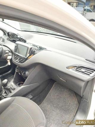 PEUGEOT 208 usata, con Fendinebbia