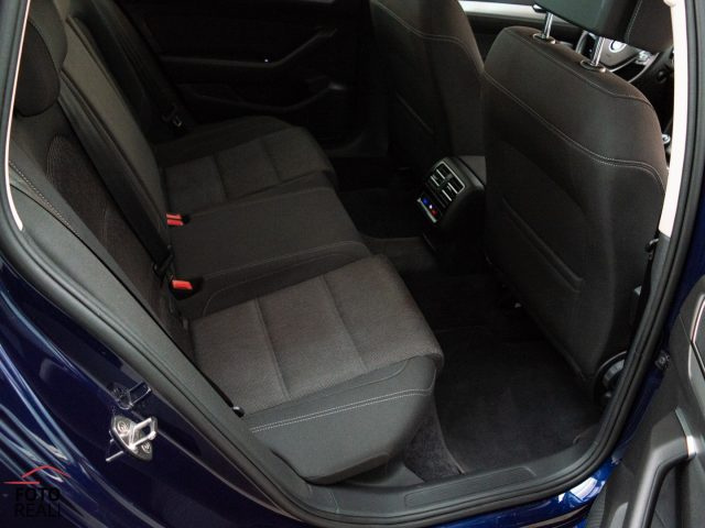 VOLKSWAGEN Passat Variant usata 24
