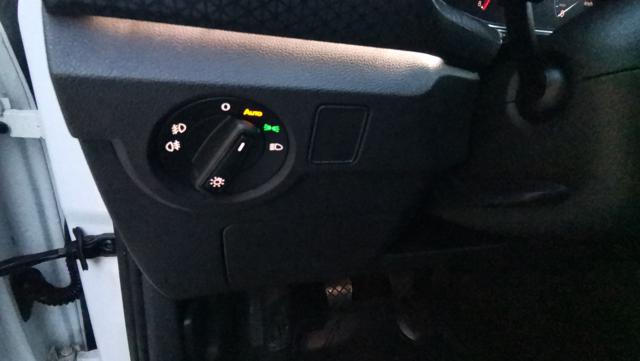 VOLKSWAGEN T-Cross usata, con USB