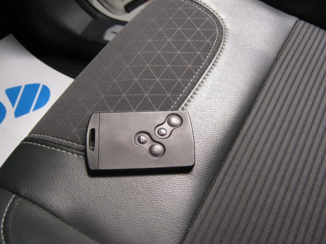 RENAULT Koleos usata, con Airbag testa