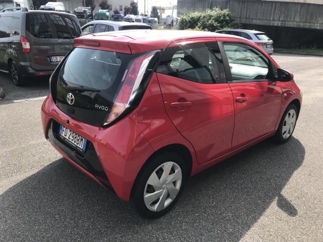 TOYOTA Aygo usata, con Autoradio