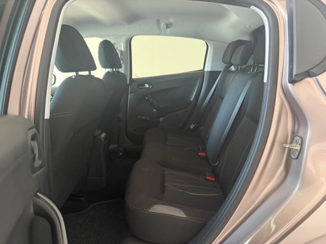 PEUGEOT 208 usata 9