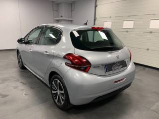 PEUGEOT 208 usata, con Sensori di parcheggio posteriori